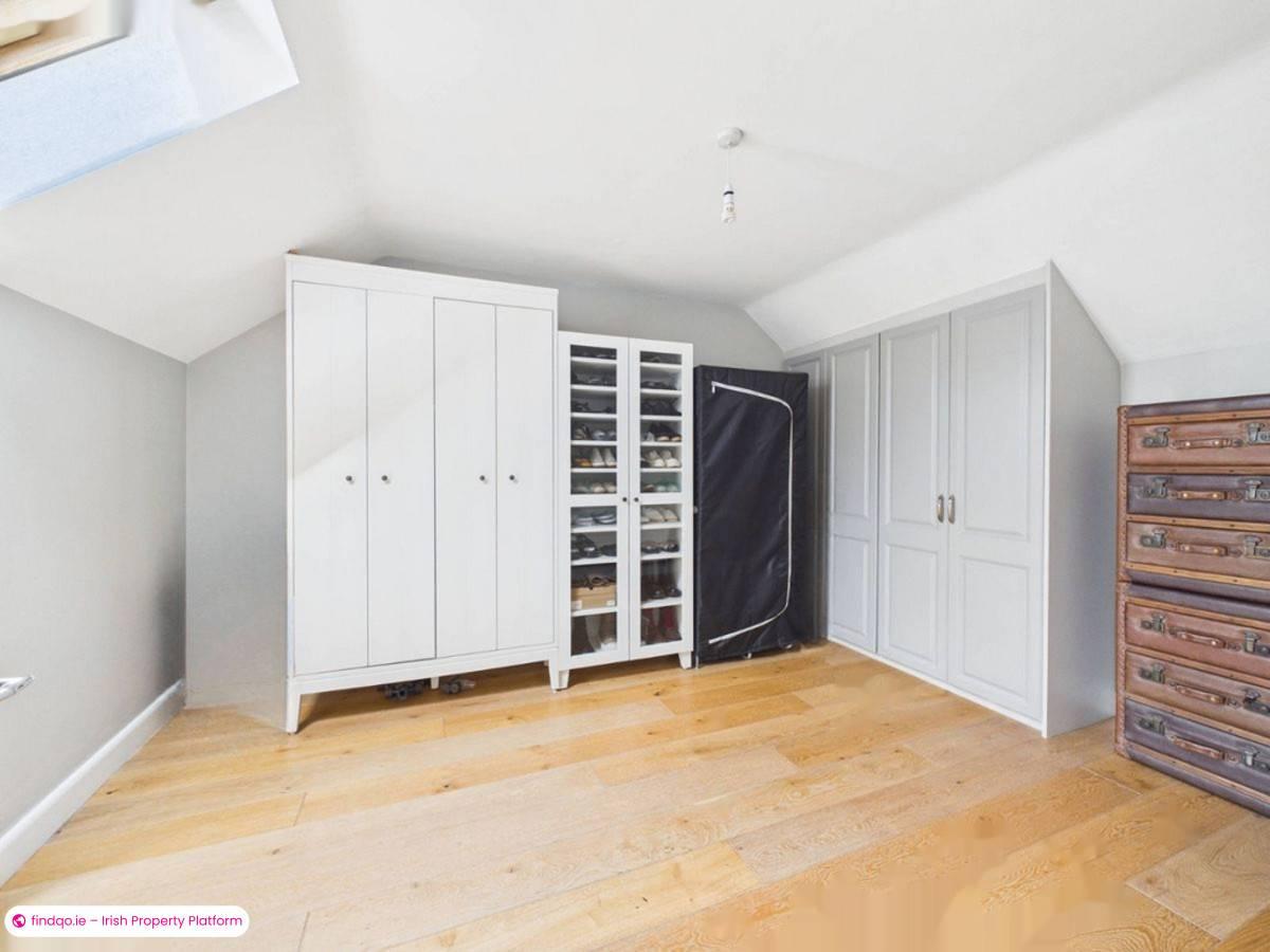 End of terrace house for Sale in Lucan, Dublin (County)