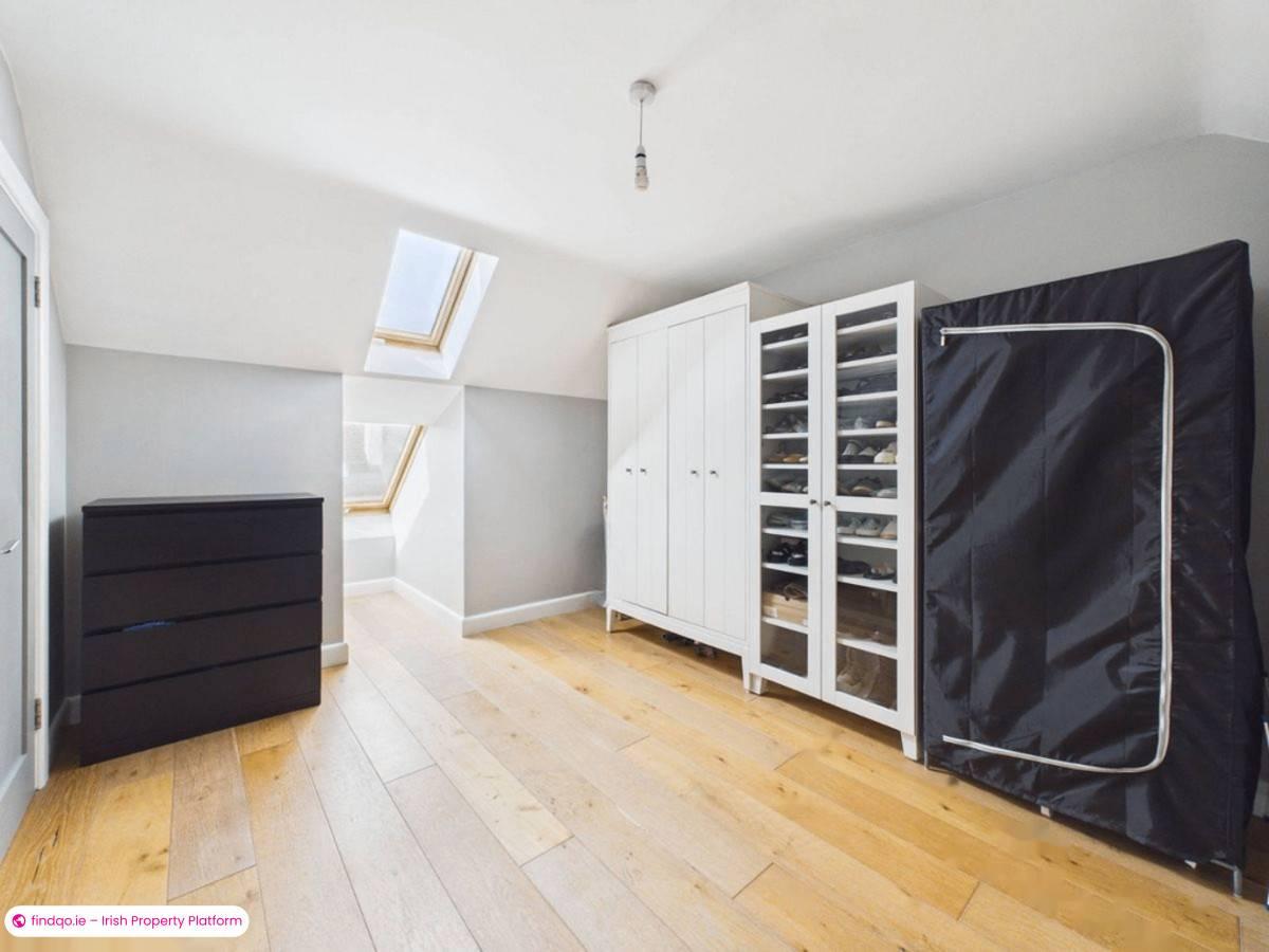 End of terrace house for Sale in Lucan, Dublin (County)