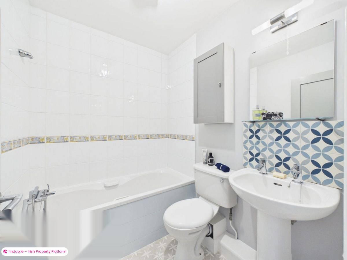 End of terrace house for Sale in Lucan, Dublin (County)