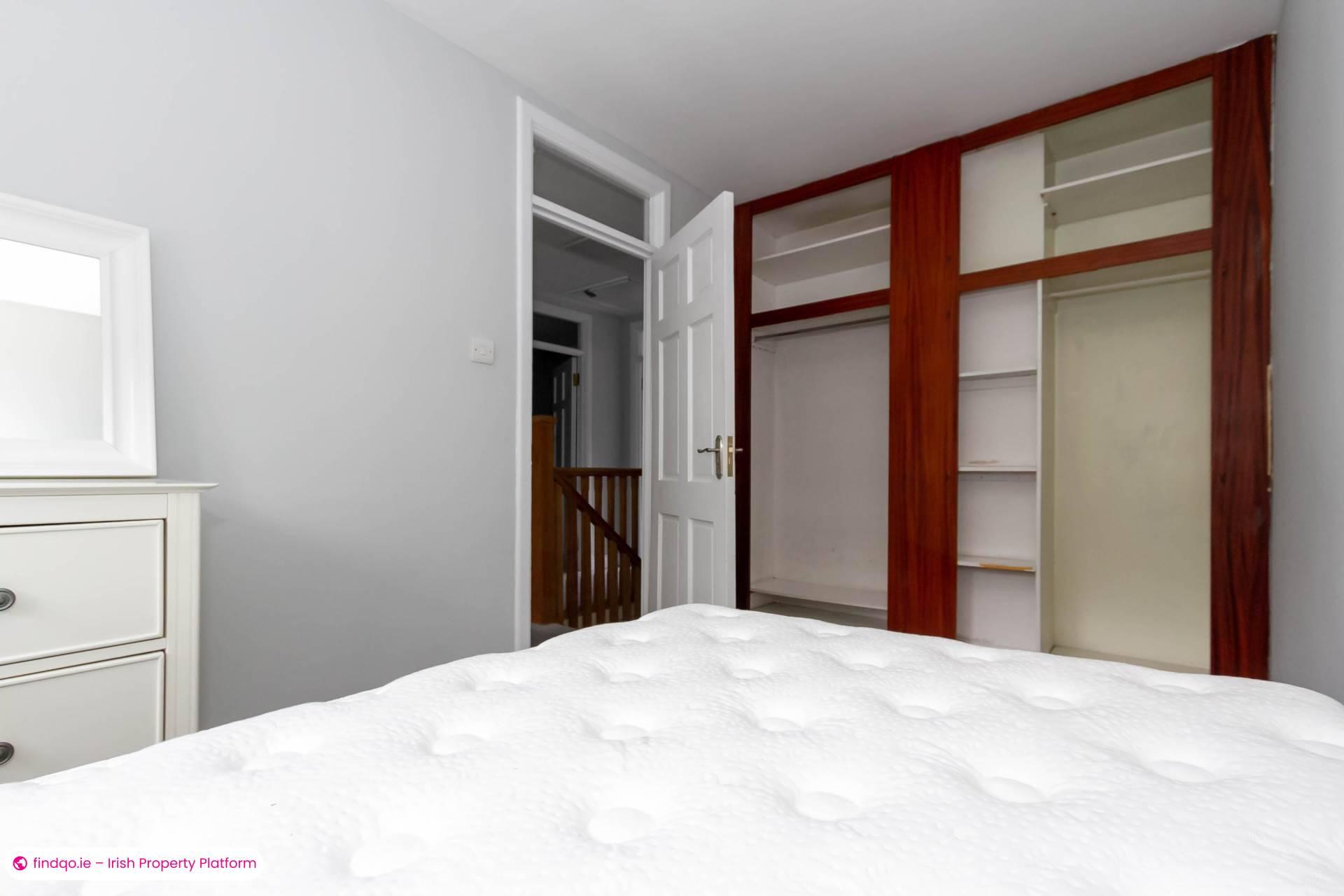 4 Bedroom Semi-detached house for Rent in Stillorgan, Dublin (County)