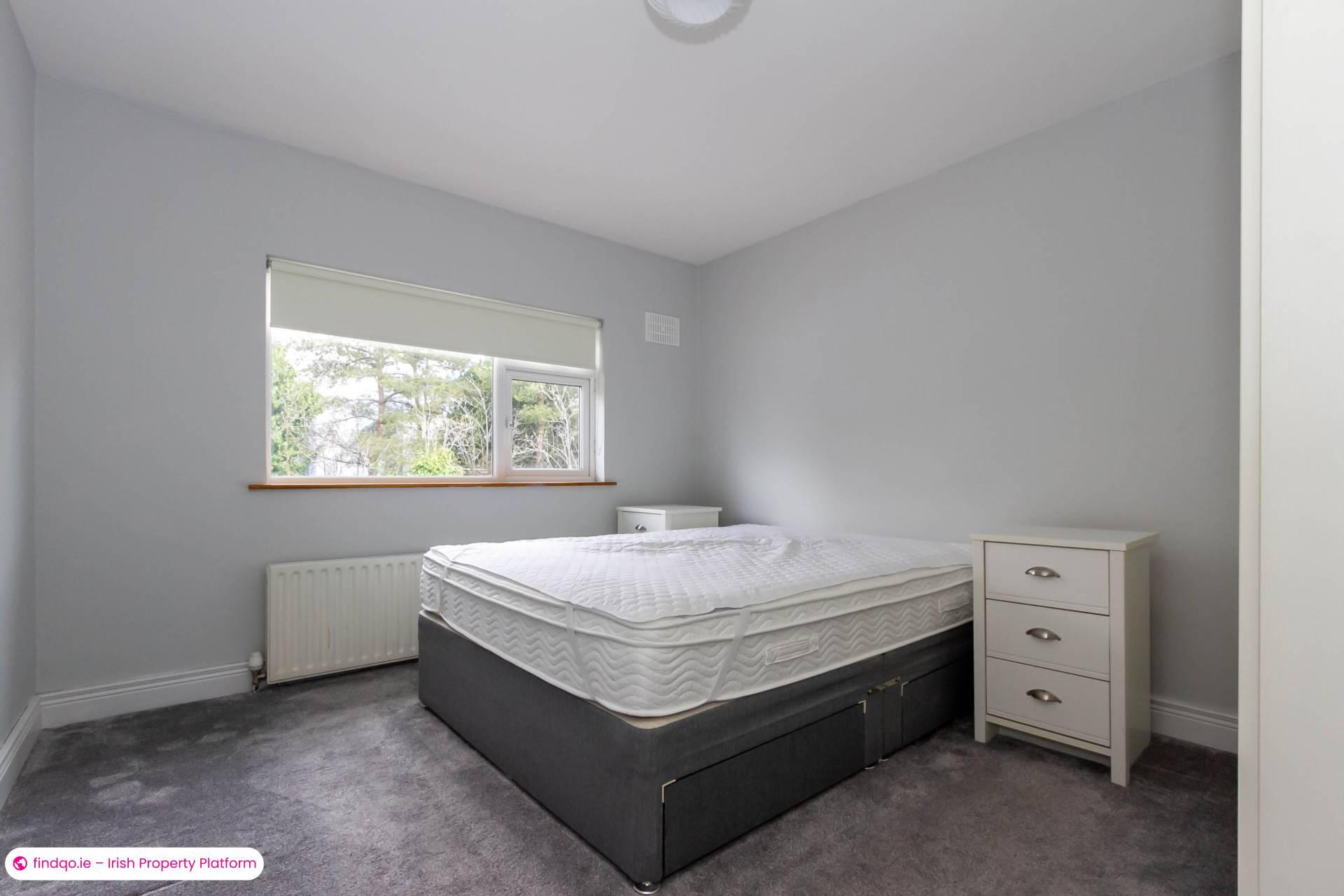 4 Bedroom Semi-detached house for Rent in Stillorgan, Dublin (County)