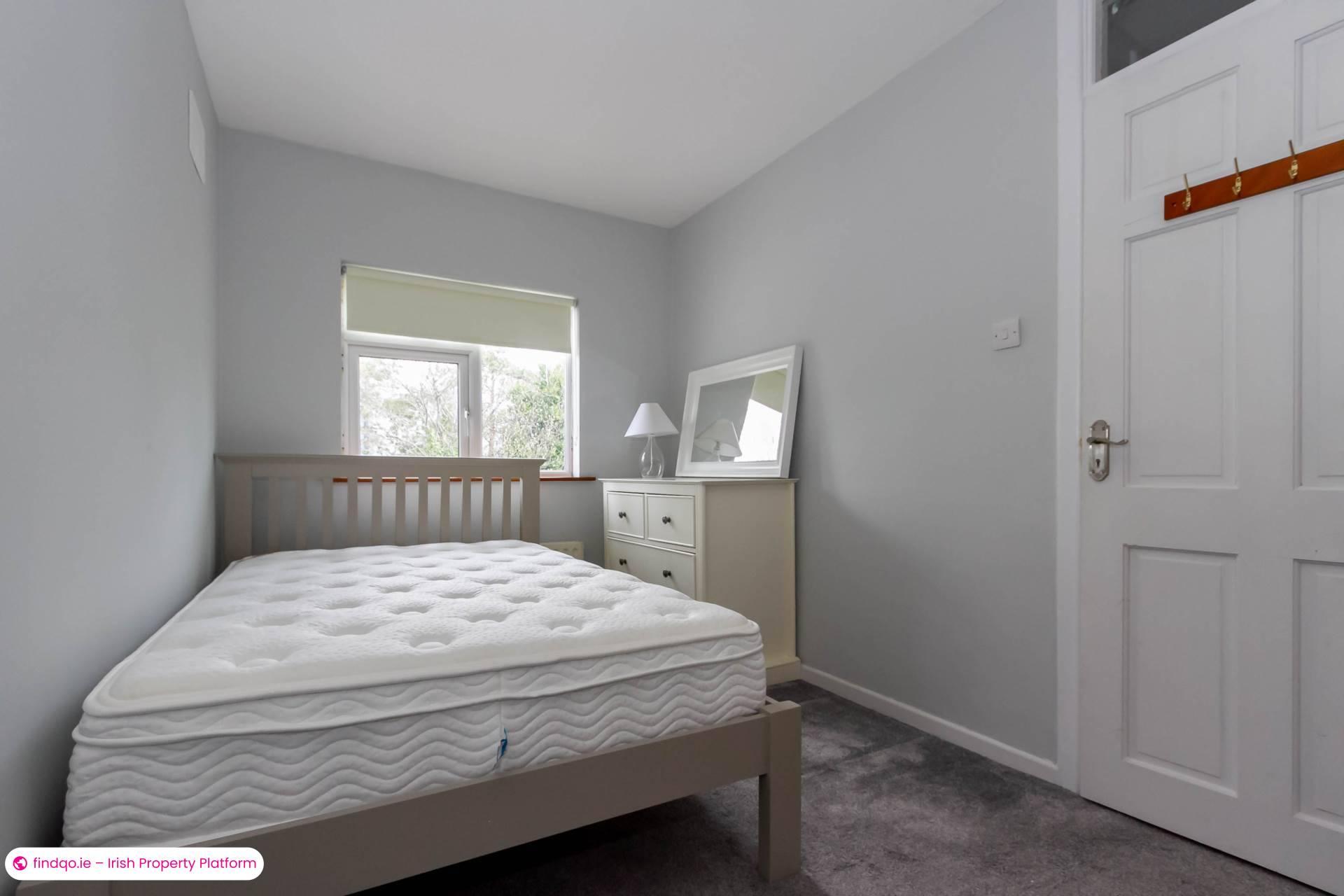 4 Bedroom Semi-detached house for Rent in Stillorgan, Dublin (County)