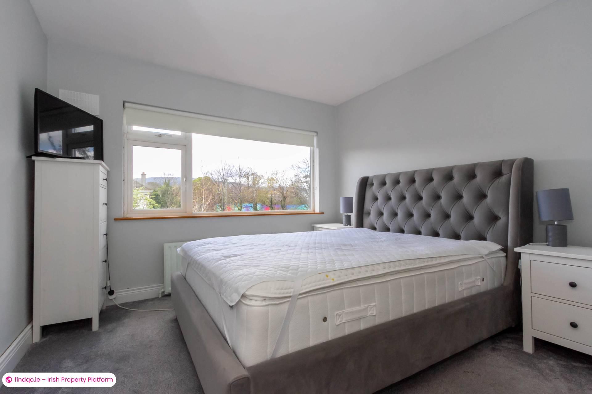 4 Bedroom Semi-detached house for Rent in Stillorgan, Dublin (County)