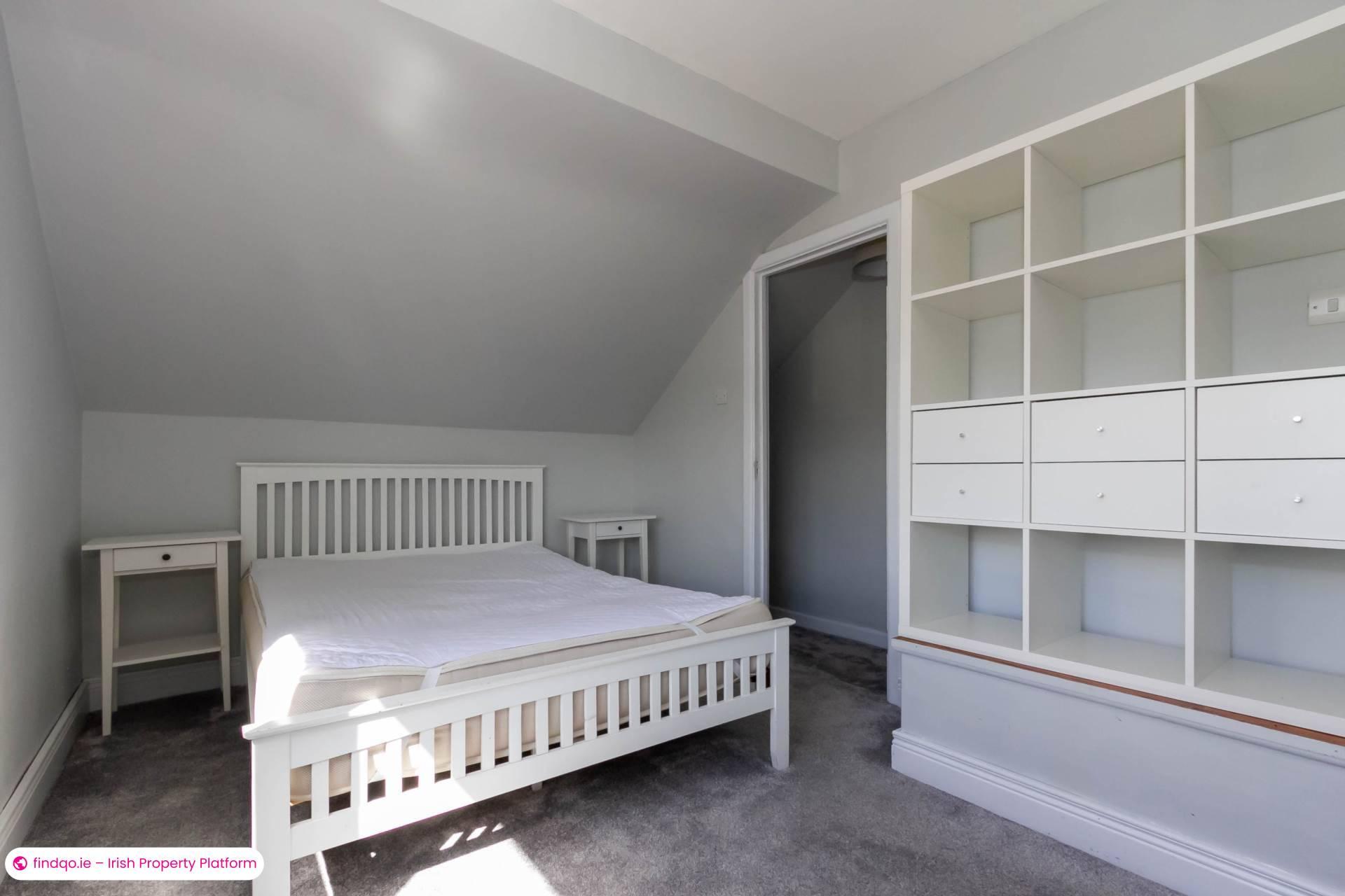 4 Bedroom Semi-detached house for Rent in Stillorgan, Dublin (County)