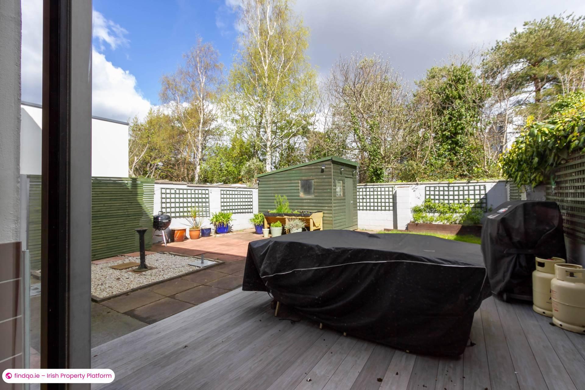 4 Bedroom Semi-detached house for Rent in Stillorgan, Dublin (County)