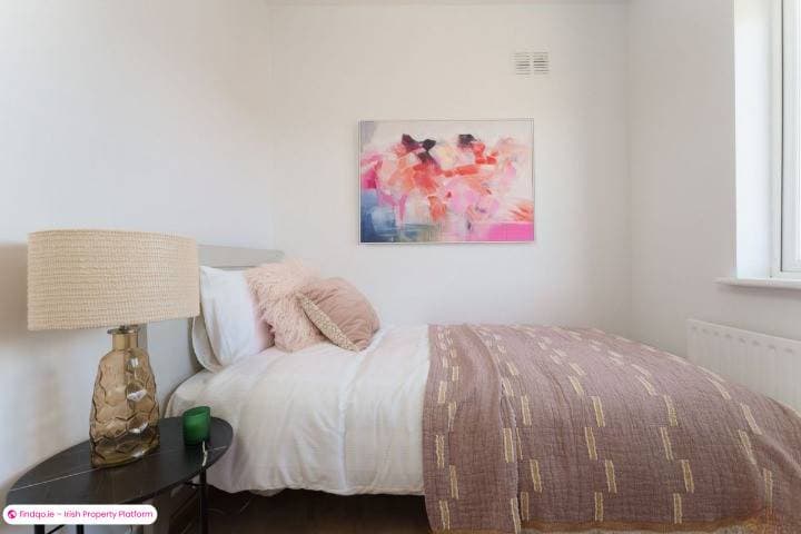 Semi-detached house for Sale in Ballinteer, Dublin 16