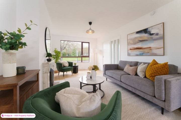 Semi-detached house for Sale in Ballinteer, Dublin 16