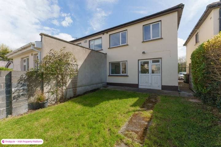 Semi-detached house for Sale in Ballinteer, Dublin 16