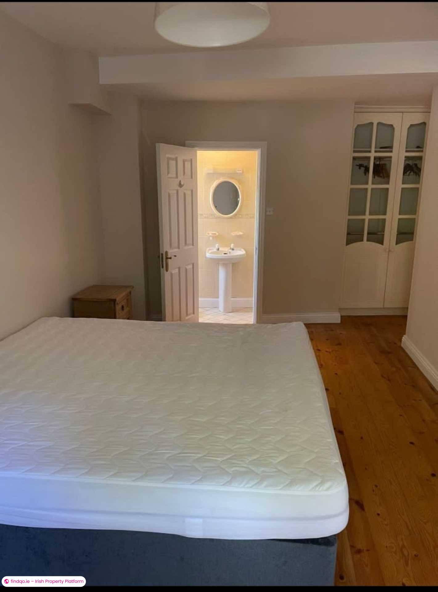 2 Bedroom Apartment for Rent in 2 Crescent Green, The Crescent, Galway