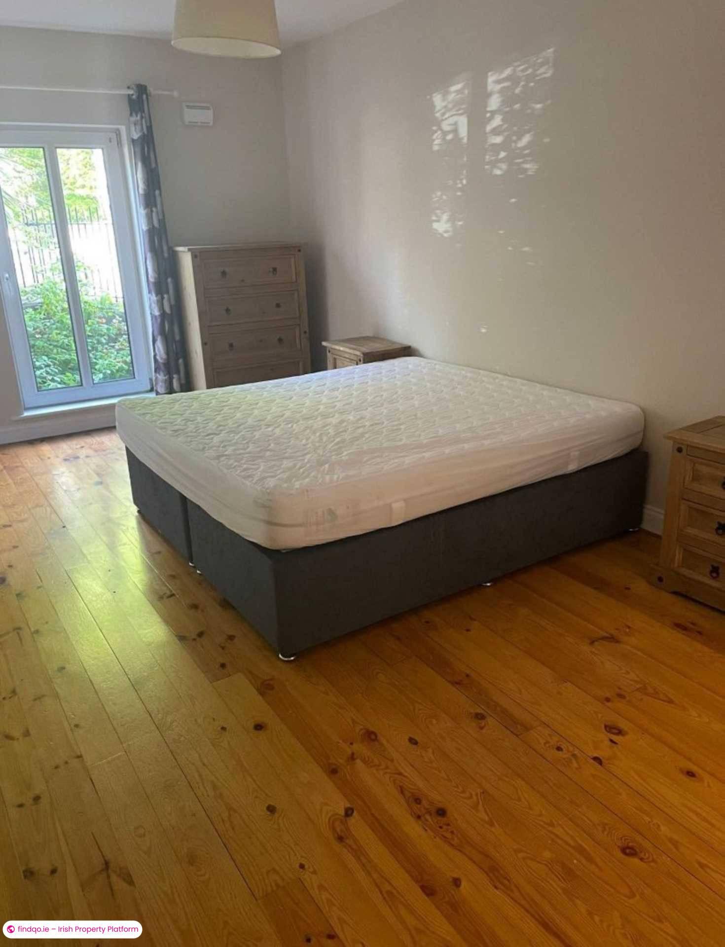 2 Bedroom Apartment for Rent in 2 Crescent Green, The Crescent, Galway