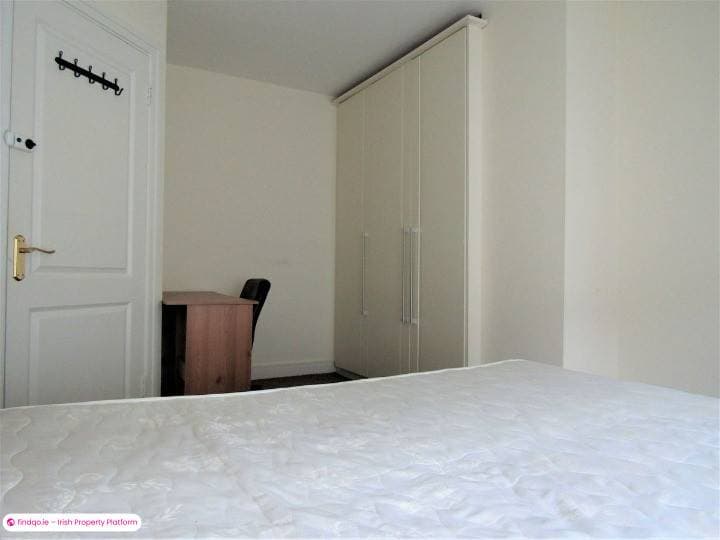 Semi-detached house for Sale in Finglas, Dublin 11