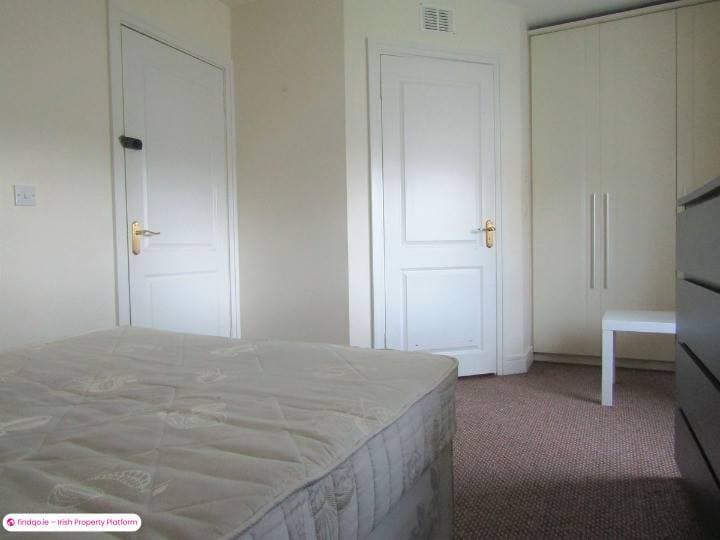 Semi-detached house for Sale in Finglas, Dublin 11