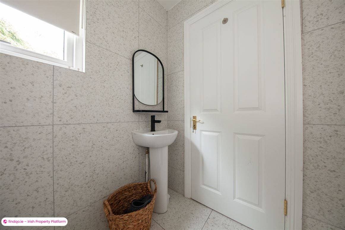 2 Bedroom House for Rent in North Circular Road, Dublin 7