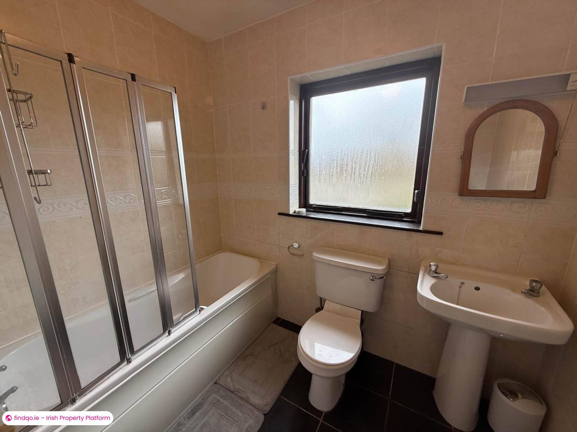 3 Bedroom Semi-detached house for Rent in Lifford Park, South Circular Road, V94 R2TP