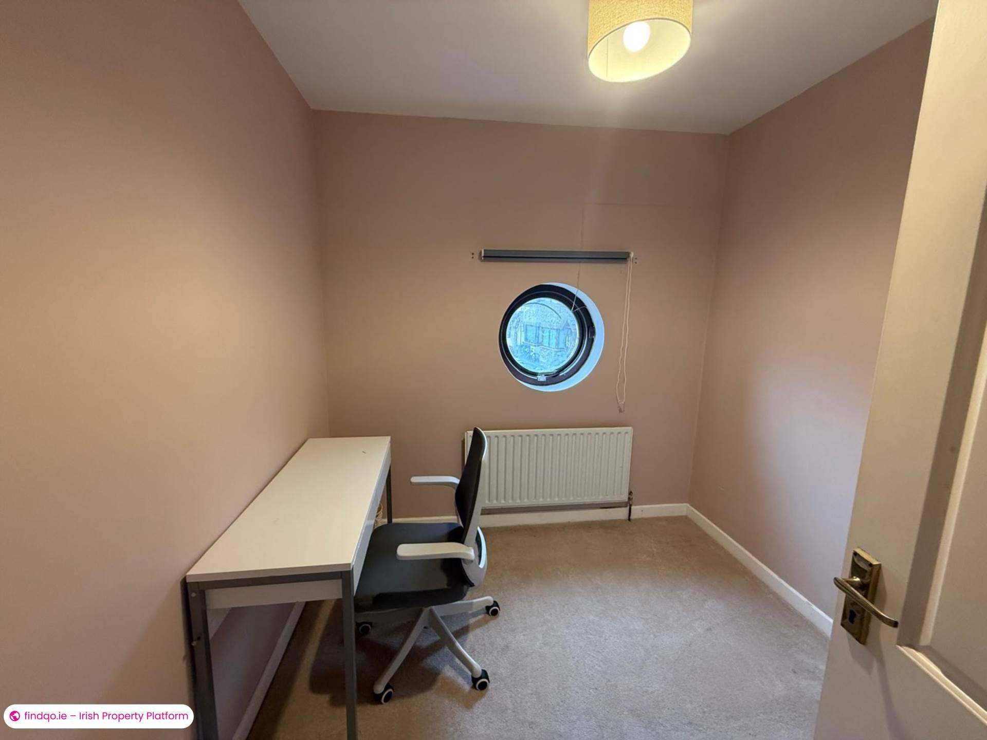 3 Bedroom Semi-detached house for Rent in Lifford Park, South Circular Road, V94 R2TP