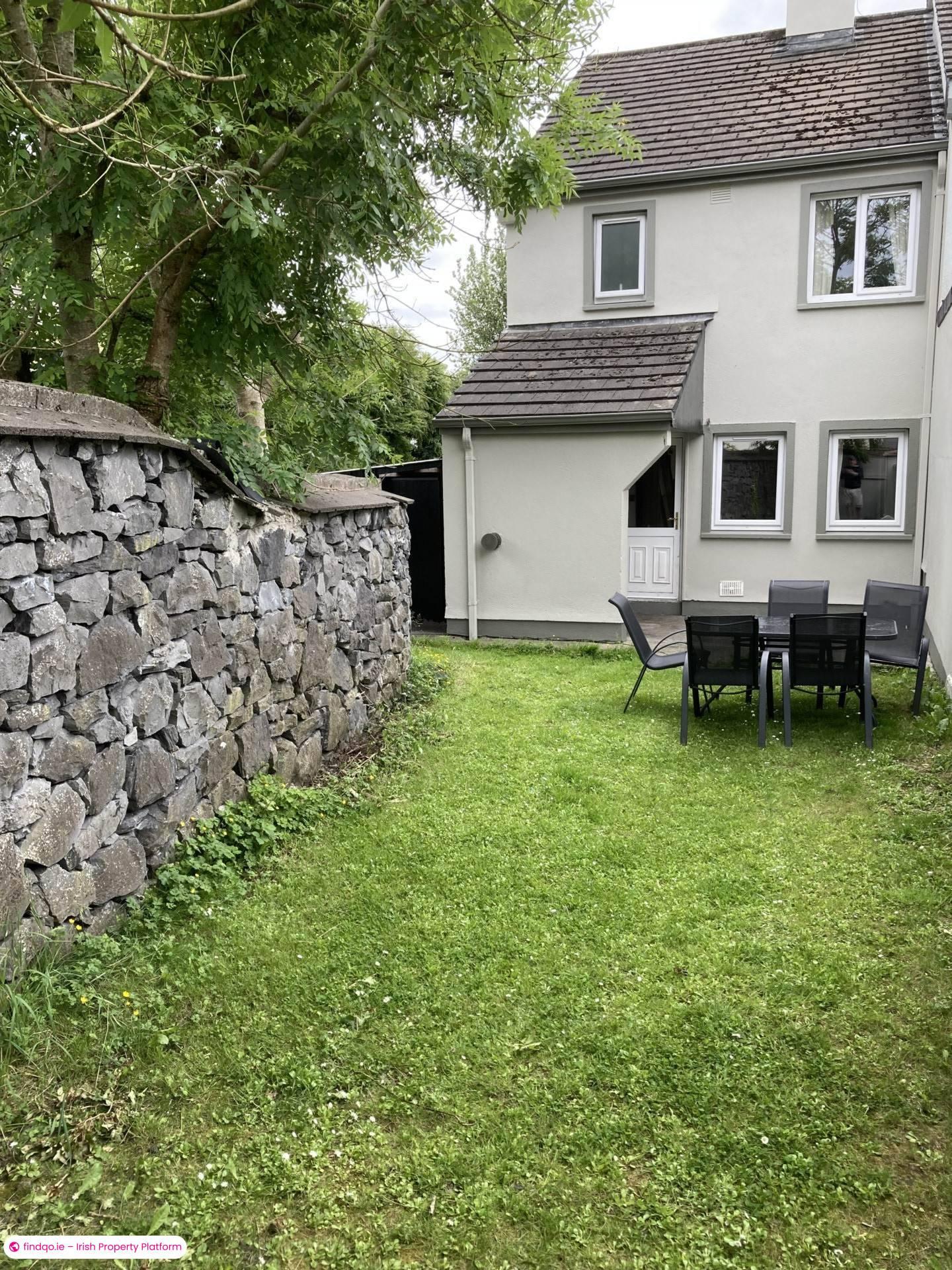 Semi-detached house for Sale in Ballyhaunis, Mayo