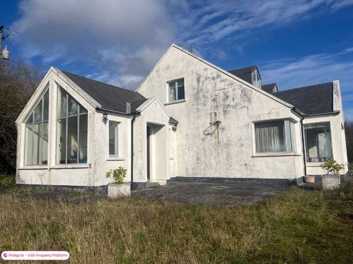 Detached house for Sale in Schull, Cork