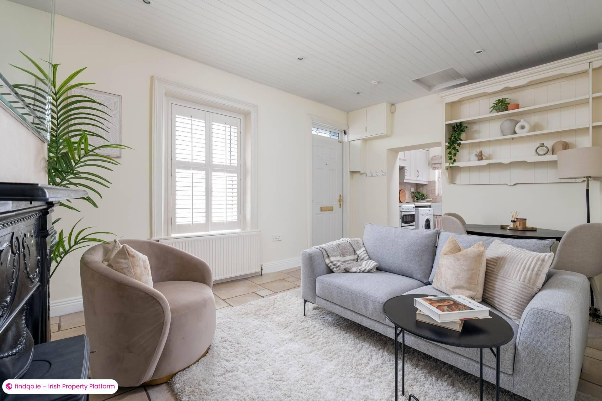Semi-detached house for Sale in 37 Bath Street, Dublin 4