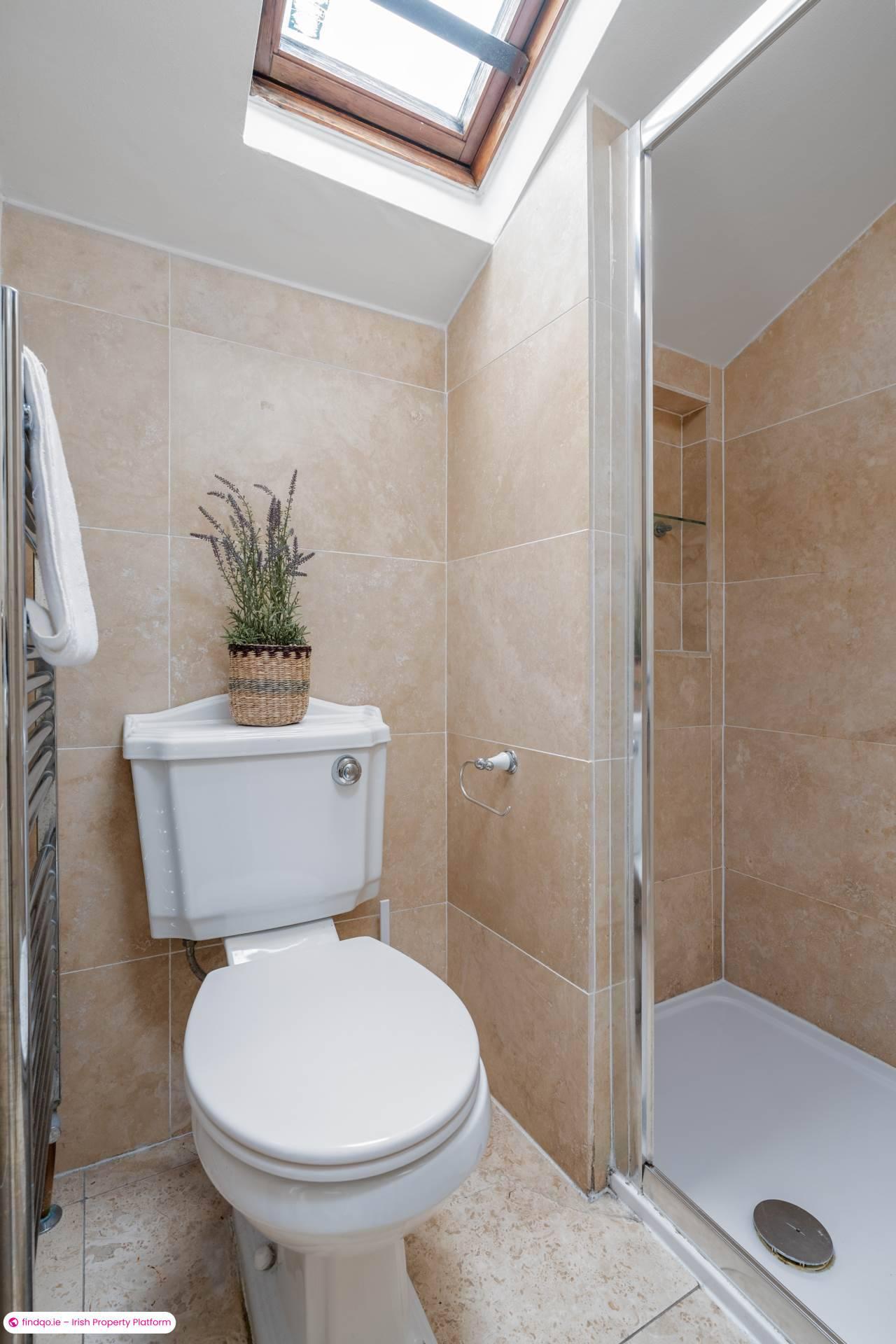 Semi-detached house for Sale in 37 Bath Street, Dublin 4