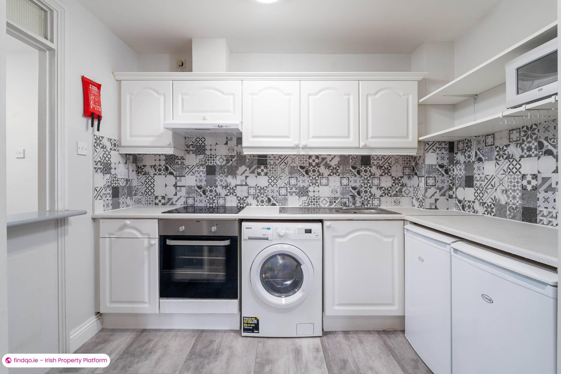 2 Bedroom Apartment for Rent in Blackhall Square, Smithfield