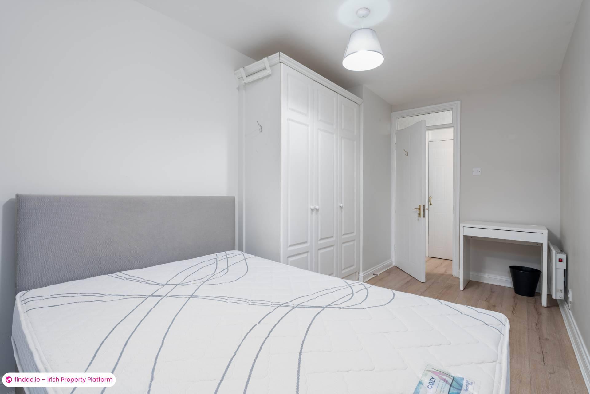 2 Bedroom Apartment for Rent in Blackhall Square, Smithfield