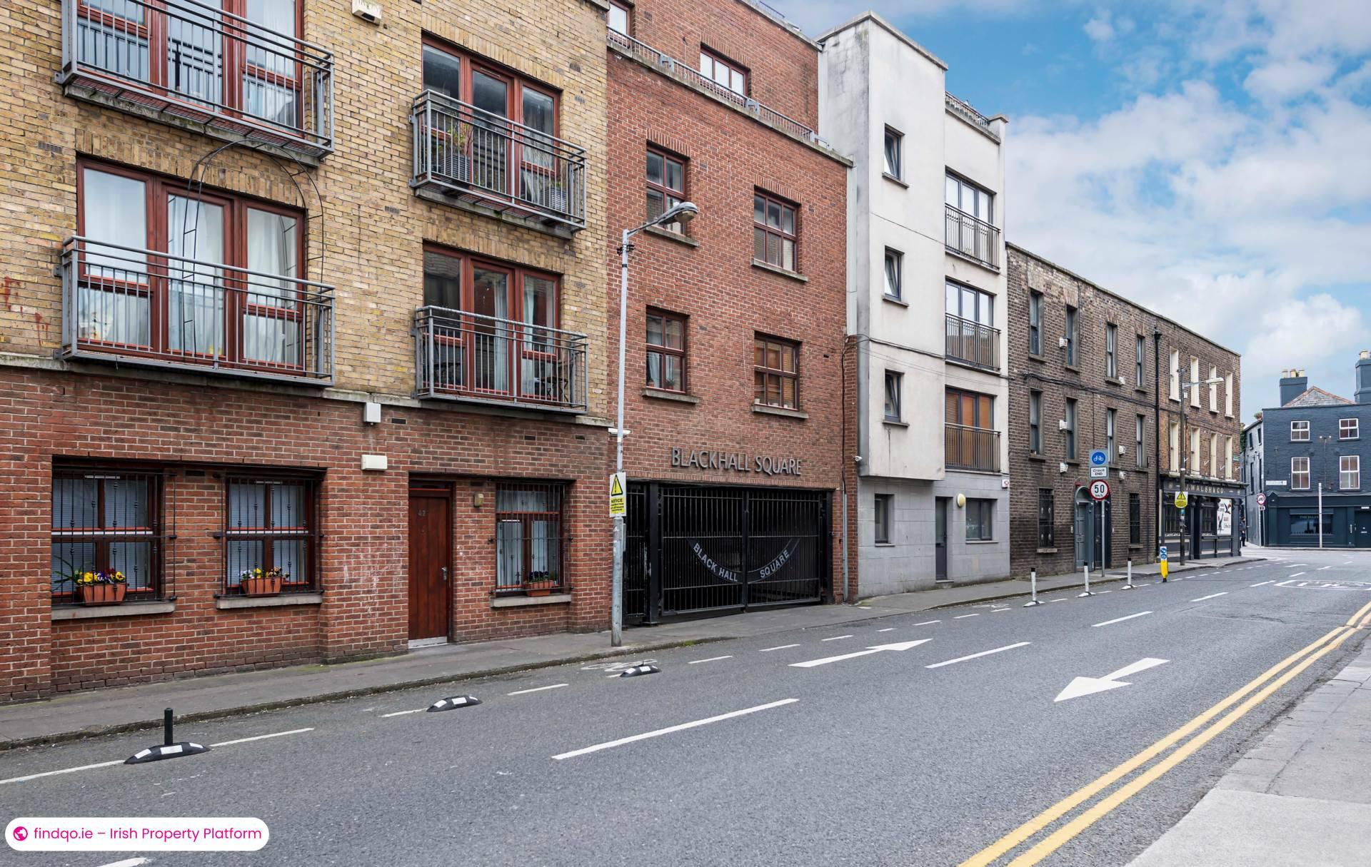 2 Bedroom Apartment for Rent in Blackhall Square, Smithfield