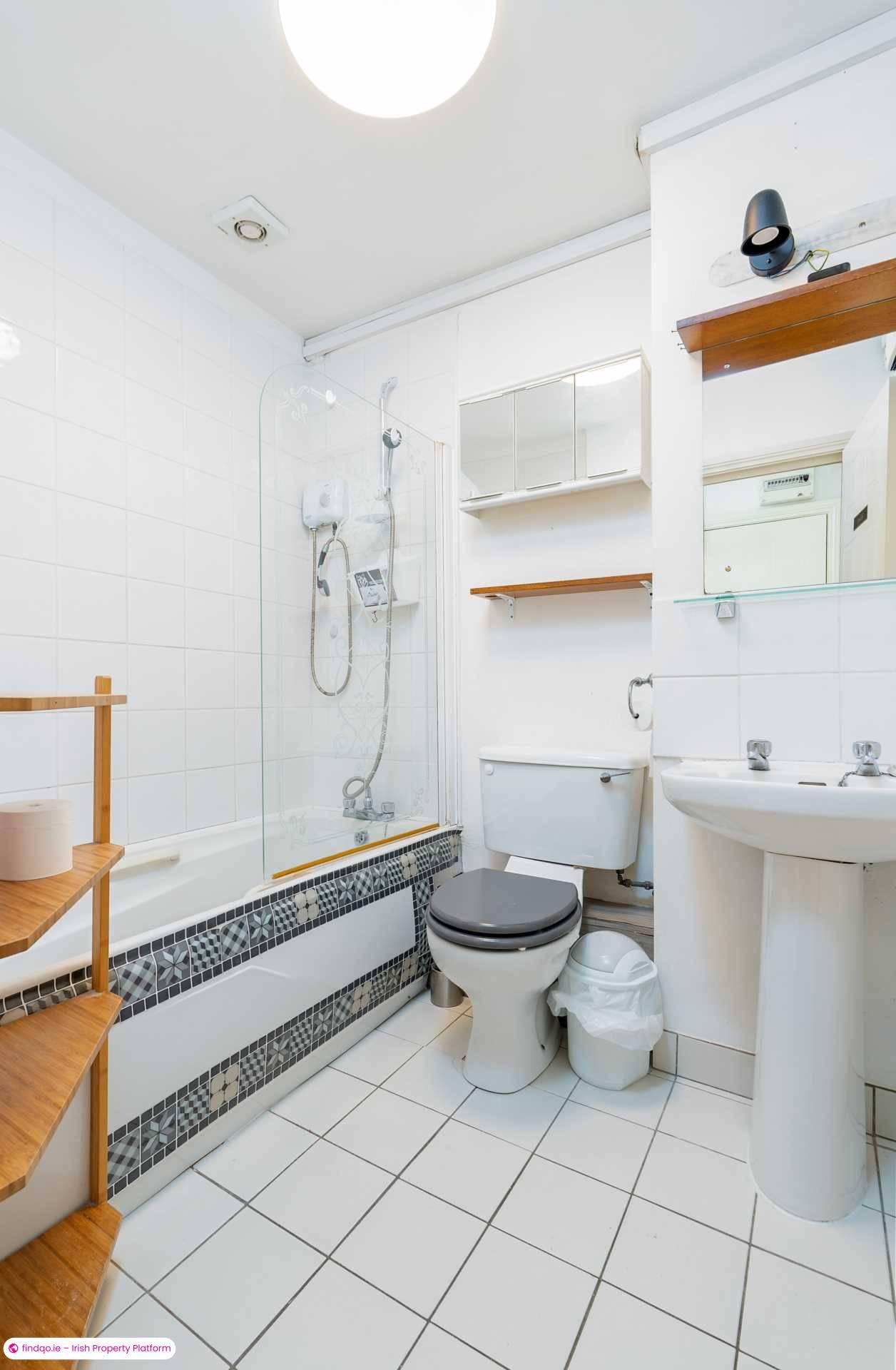 Apartment for Sale in 79 Stewart Hall