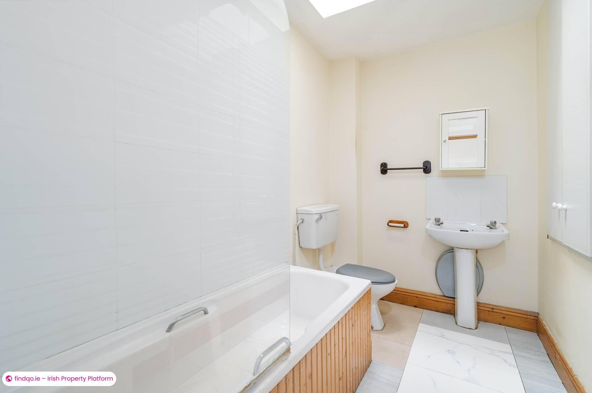 Terraced house for Sale in Lucan, Dublin (County)